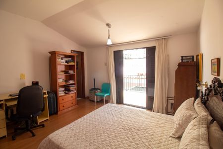 Casa à venda com 205m², 5 quartos e 4 vagasSuíte 4