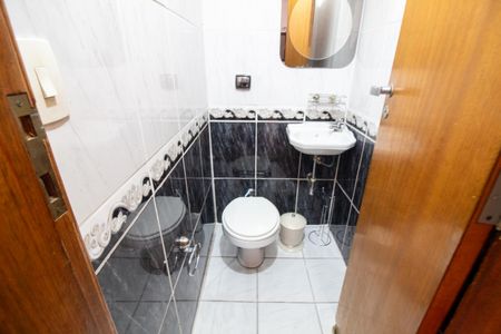 Casa à venda com 205m², 5 quartos e 4 vagasLavabo Sala