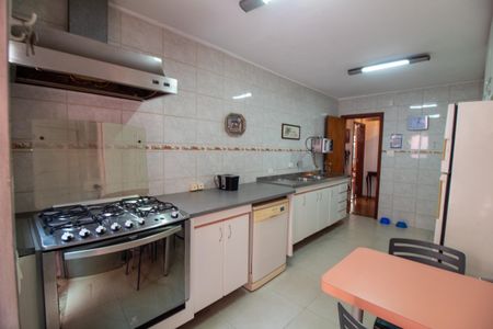 Casa à venda com 205m², 5 quartos e 4 vagasCozinha
