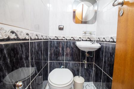 Casa à venda com 205m², 5 quartos e 4 vagasLavabo Sala