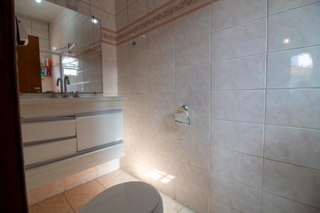 Casa à venda com 205m², 5 quartos e 4 vagasBanheiro da Suíte 2