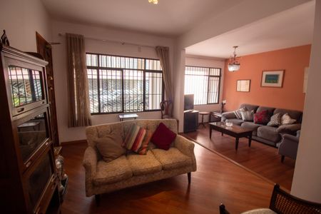 Casa à venda com 205m², 5 quartos e 4 vagasSala