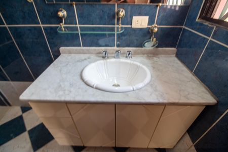 Casa à venda com 205m², 5 quartos e 4 vagasBanheiro da Suíte 4