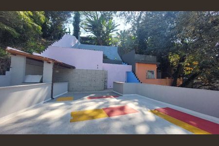 Casa de condomínio à venda com 240m², 3 quartos e 4 vagas