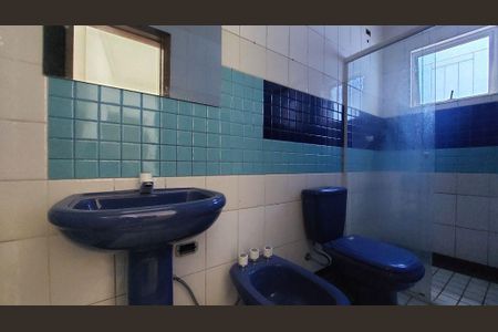 Casa de condomínio à venda com 240m², 3 quartos e 4 vagas