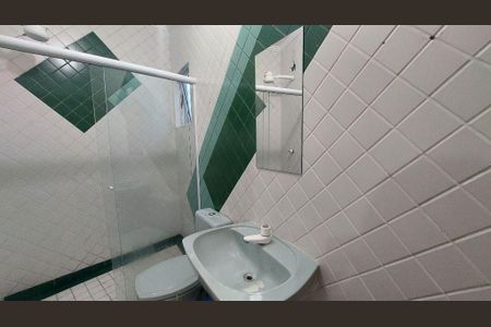 Casa de condomínio à venda com 240m², 3 quartos e 4 vagas