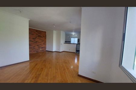 Casa de condomínio à venda com 240m², 3 quartos e 4 vagas