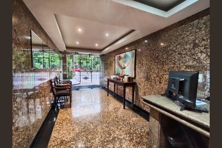 Apartamento à venda com 110m², 2 quartos e 1 vagaFachada e portaria