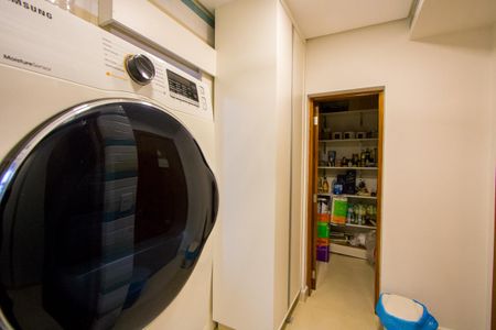 Apartamento à venda com 142m², 3 quartos e 2 vagas Apartamento à venda com 142m², 3 quartos e 2 vagasÁrea de serviço