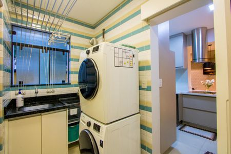 Apartamento à venda com 142m², 3 quartos e 2 vagas Apartamento à venda com 142m², 3 quartos e 2 vagasÁrea de serviço