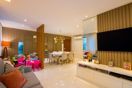 Apartamento à venda com 142m², 3 quartos e 2 vagas Apartamento à venda com 142m², 3 quartos e 2 vagasSala