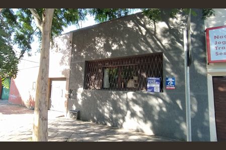 Casa à venda com 216m², 4 quartos e 4 vagasFachada