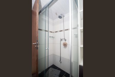 Casa à venda com 216m², 4 quartos e 4 vagasBanheiro 2