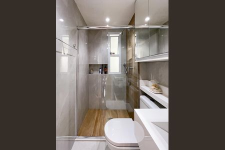 Apartamento à venda com 58m², 2 quartos e 1 vaga Apartamento à venda com 58m², 2 quartos e 1 vagaBanheiro Social