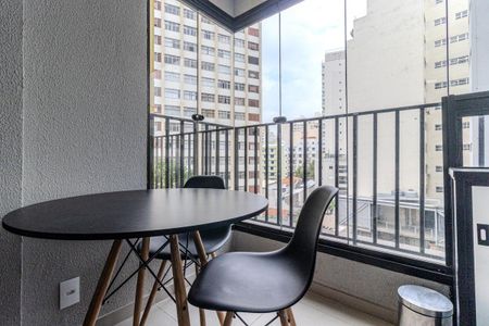 Studio para alugar com 25m², 1 quarto e sem vaga Studio para alugar com 25m², 1 quarto e sem vagaVaranda