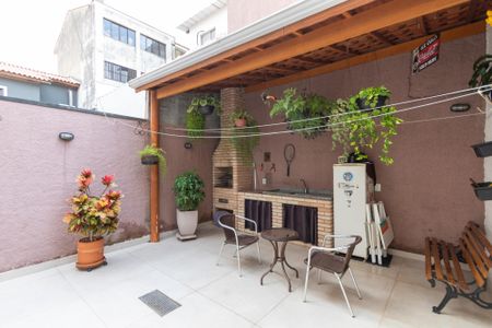 Casa à venda com 220m², 3 quartos e 2 vagasQuintal