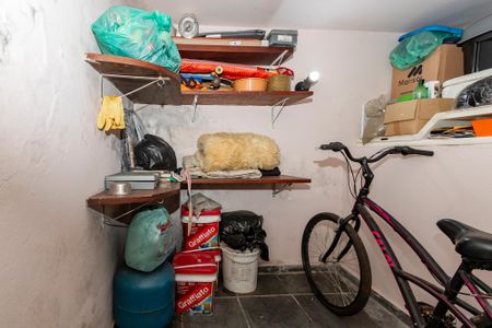 Casa à venda com 220m², 3 quartos e 2 vagasQuarto de Serviço