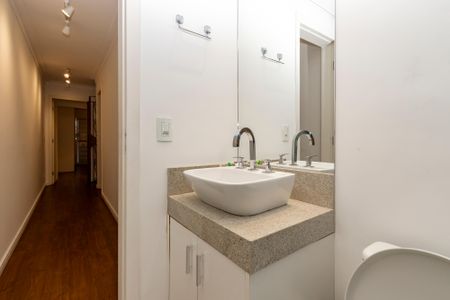 Casa à venda com 220m², 3 quartos e 2 vagasBanheiro