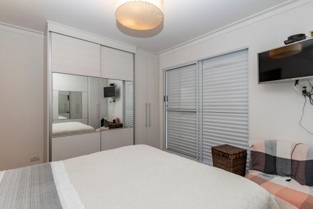 Casa à venda com 220m², 3 quartos e 2 vagasSuíte