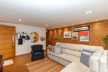 Casa à venda com 220m², 3 quartos e 2 vagasSala