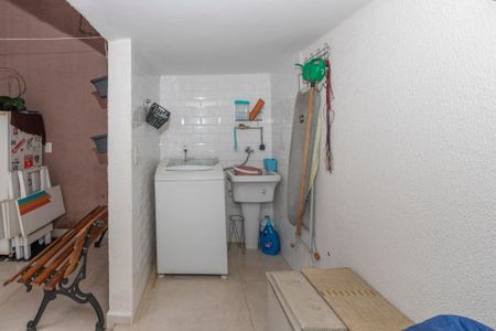 Casa à venda com 220m², 3 quartos e 2 vagasÁrea de Serviço