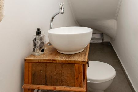 Casa à venda com 220m², 3 quartos e 2 vagasLavabo