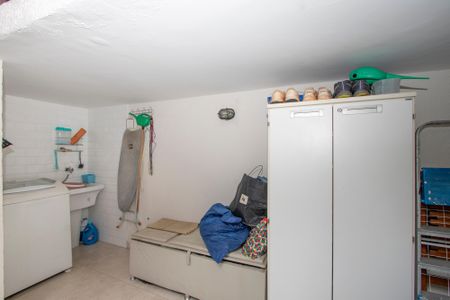 Casa à venda com 220m², 3 quartos e 2 vagasÁrea de Serviço