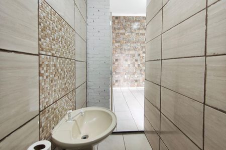 Casa para alugar com 30m², 1 quarto e sem vaga Casa para alugar com 30m², 1 quarto e sem vagaBanheiro