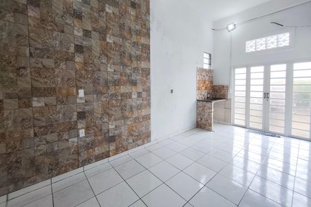 Casa para alugar com 30m², 1 quarto e sem vaga Casa para alugar com 30m², 1 quarto e sem vagaSala/Quarto