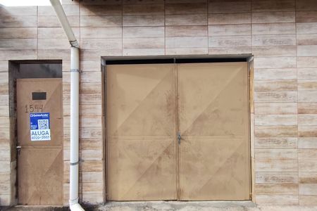 Casa para alugar com 30m², 1 quarto e sem vaga Casa para alugar com 30m², 1 quarto e sem vagaFachada + Placa