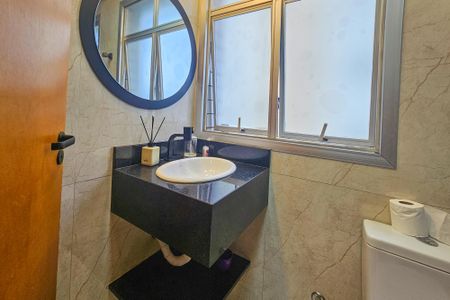 Apartamento para alugar com 130m², 3 quartos e 2 vagasBanheiro de Serviço