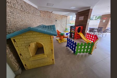 Apartamento para alugar com 105m², 3 quartos e 2 vagas Apartamento para alugar com 105m², 3 quartos e 2 vagasÁrea comum - Playground