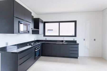 Casa à venda com 354m², 4 quartos e 8 vagasCozinha