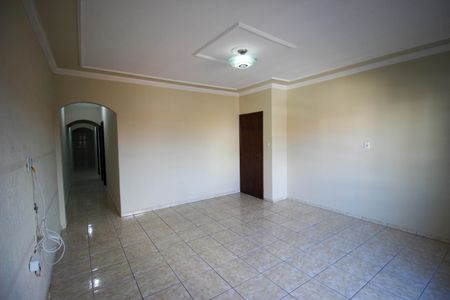 Casa para alugar com 251m², 2 quartos e 4 vagasSala