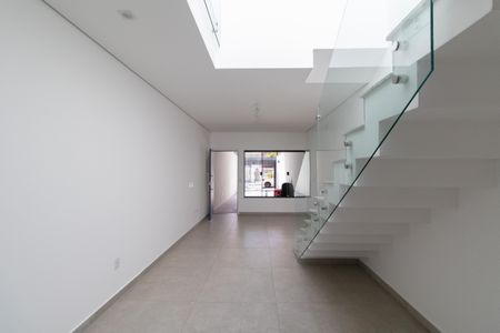 Casa à venda com 165m², 3 quartos e 3 vagasSala e Cozinha