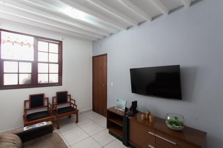 Casa à venda com 89m², 3 quartos e 1 vaga Casa à venda com 89m², 3 quartos e 1 vagaSala