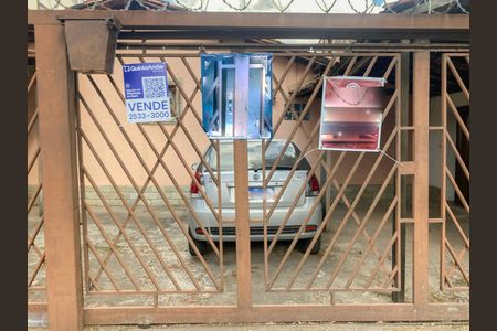 Casa à venda com 89m², 3 quartos e 1 vaga Casa à venda com 89m², 3 quartos e 1 vagaFachada