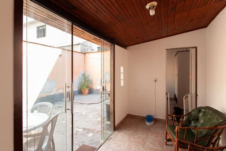 Casa à venda com 89m², 3 quartos e 1 vaga Casa à venda com 89m², 3 quartos e 1 vagaVaranda
