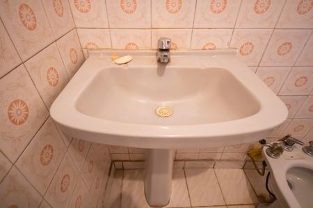 Casa à venda com 294m², 1 quarto e 2 vagas Casa à venda com 294m², 1 quarto e 2 vagasBanheiro