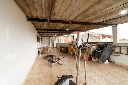 Casa à venda com 200m², 4 quartos e 2 vagas Casa à venda com 200m², 4 quartos e 2 vagasTerraço