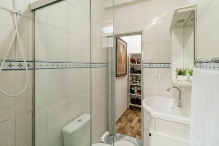 Casa à venda com 200m², 4 quartos e 2 vagas Casa à venda com 200m², 4 quartos e 2 vagasBanheiro da Suíte