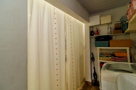 Casa à venda com 200m², 4 quartos e 2 vagas Casa à venda com 200m², 4 quartos e 2 vagasÁrea de Serviço
