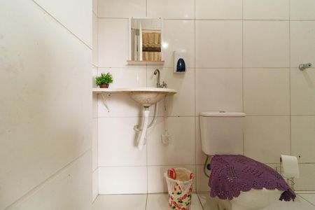 Casa à venda com 200m², 4 quartos e 2 vagas Casa à venda com 200m², 4 quartos e 2 vagasBanheiro de serviço