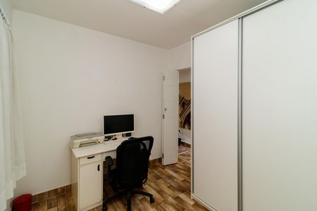 Casa à venda com 200m², 4 quartos e 2 vagas Casa à venda com 200m², 4 quartos e 2 vagasQuarto 2