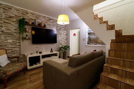 Casa à venda com 200m², 4 quartos e 2 vagas Casa à venda com 200m², 4 quartos e 2 vagasSala
