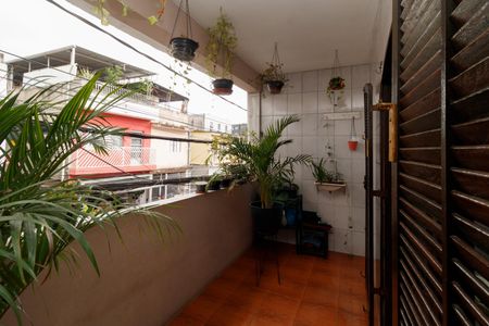 Casa à venda com 200m², 4 quartos e 2 vagas Casa à venda com 200m², 4 quartos e 2 vagasVaranda da suíte