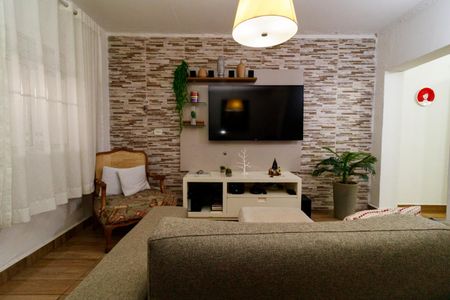 Casa à venda com 200m², 4 quartos e 2 vagas Casa à venda com 200m², 4 quartos e 2 vagasSala