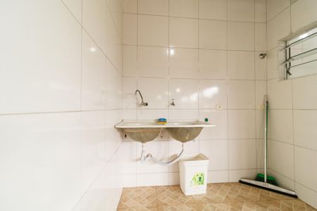 Casa à venda com 200m², 4 quartos e 2 vagas Casa à venda com 200m², 4 quartos e 2 vagasÁrea de Serviço 2