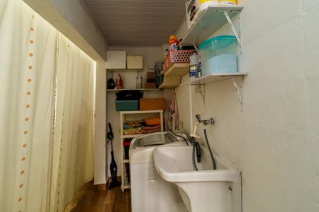 Casa à venda com 200m², 4 quartos e 2 vagas Casa à venda com 200m², 4 quartos e 2 vagasÁrea de Serviço