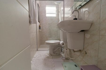 Casa à venda com 200m², 4 quartos e 2 vagas Casa à venda com 200m², 4 quartos e 2 vagasBanheiro